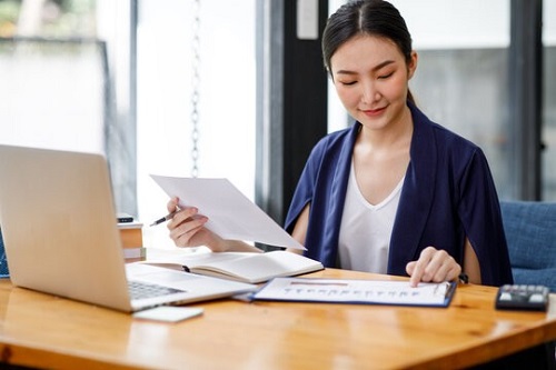 estrategias de administraci�n y econom�a