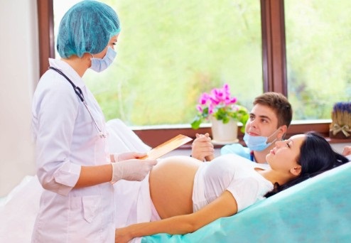 obstetricia, profesional se encarga del cuidado de la mujer antes, durante y despu�s del embarazo